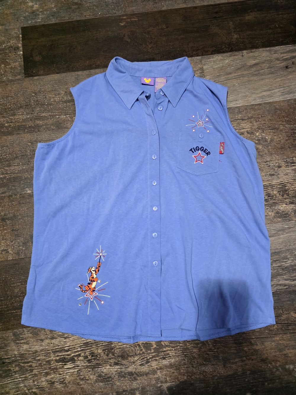Disney Blue Sleeveless Tigger Button-Up Tank Top